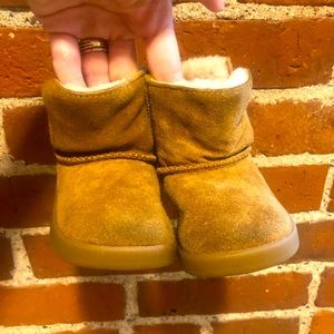 Baby UGG boots tan natural suede size 4. Rubber sole authentic and Velcro sides
